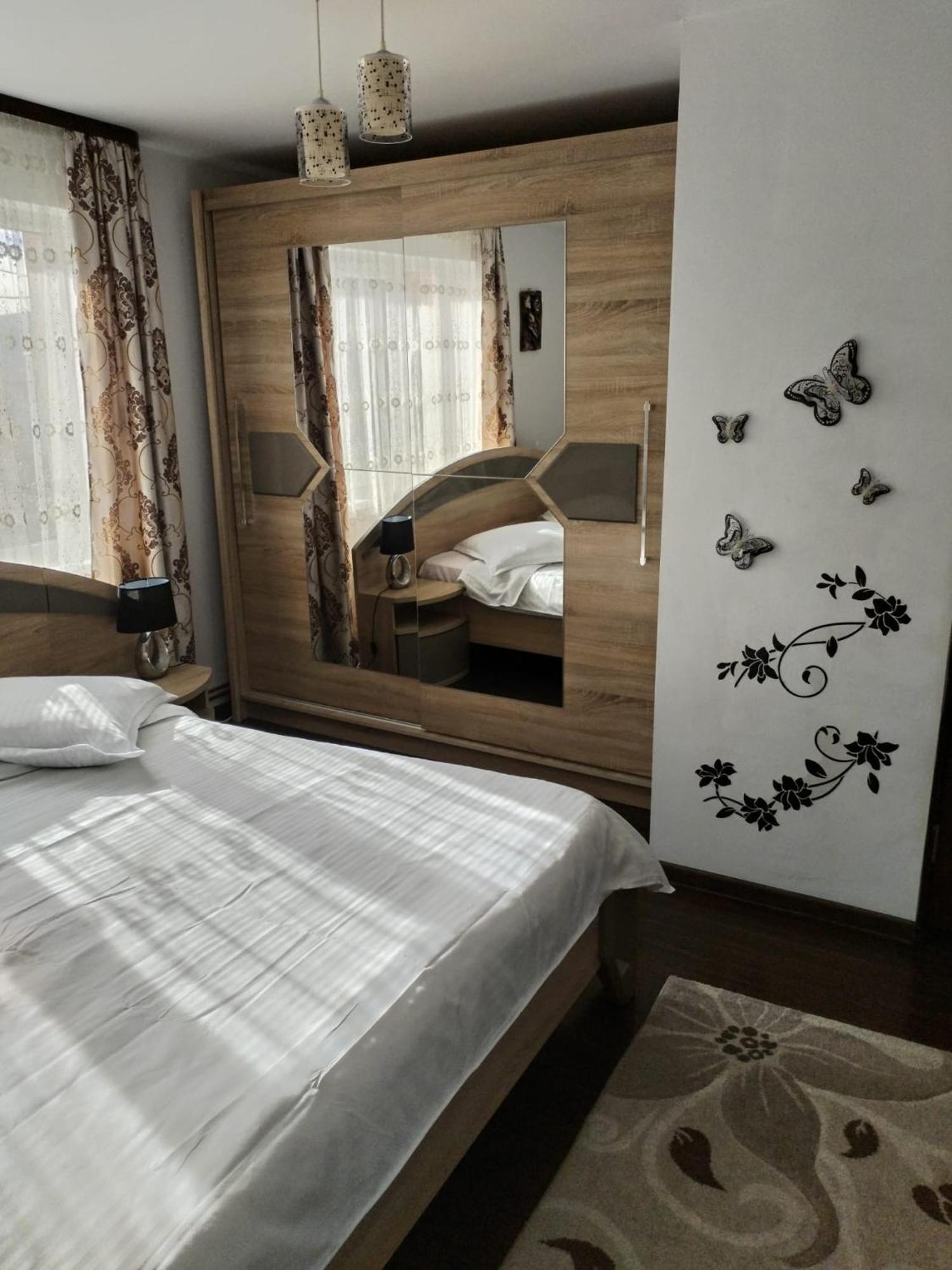 Casa Irina Hotel Mînăstirea Humorului Eksteriør billede